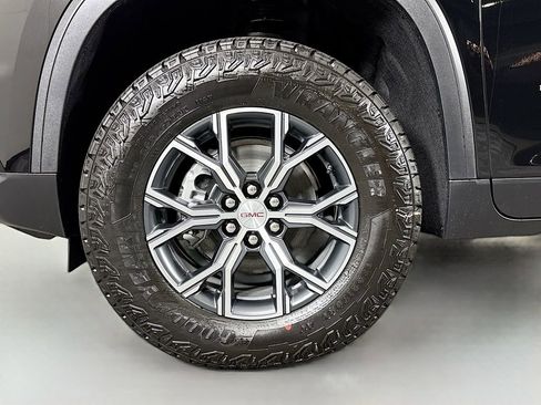 New 2026 GMC Acadia AT4 AWD/4WD image 32