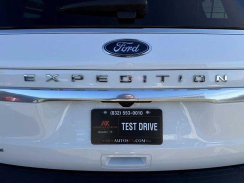 Used 2024 Ford Expedition Platinum RWD image 19