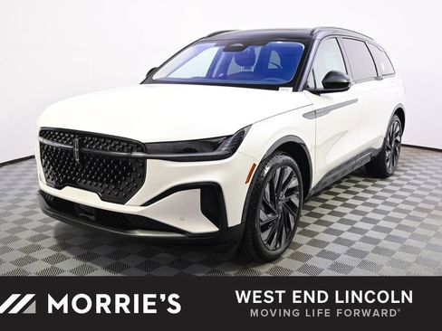 New 2026 Lincoln Nautilus Reserve w/ Jet Appearance Package image 1