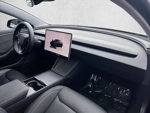 Used 2024 Tesla Model 3 image 23