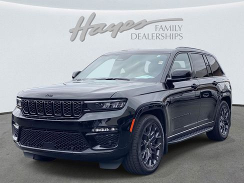 Certified 2025 Jeep Grand Cherokee Summit image 10