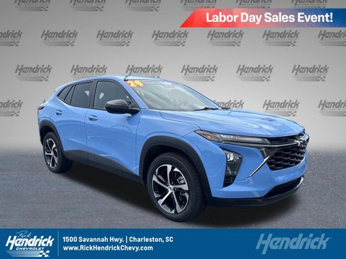 Used 2024 Chevrolet Trax RS FWD image 1