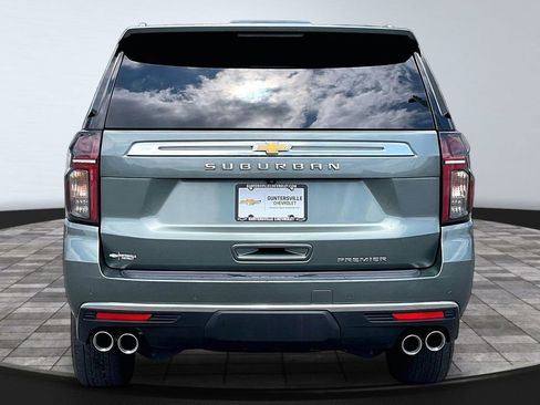 Used 2023 Chevrolet Suburban Premier AWD/4WD image 4