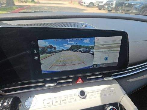 Used 2025 Hyundai Elantra Limited FWD image 22