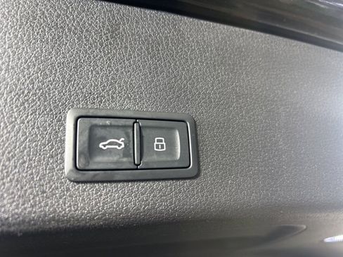 Used 2024 Audi Q8 e-tron Premium Plus w/ Premium Plus Package image 20