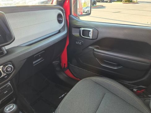 Used 2025 Jeep Wrangler Unlimited Sport AWD/4WD image 36