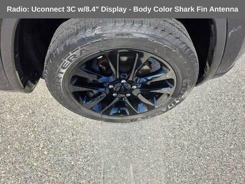 Used 2017 Jeep Grand Cherokee Altitude image 13