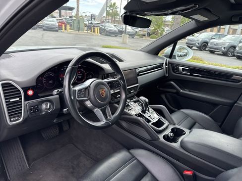 Used 2021 Porsche Cayenne image 5