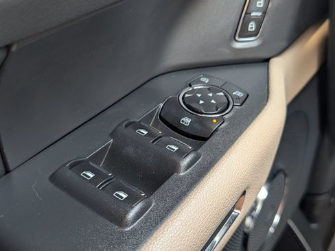 Used 2022 Ford Expedition XLT RWD image 31