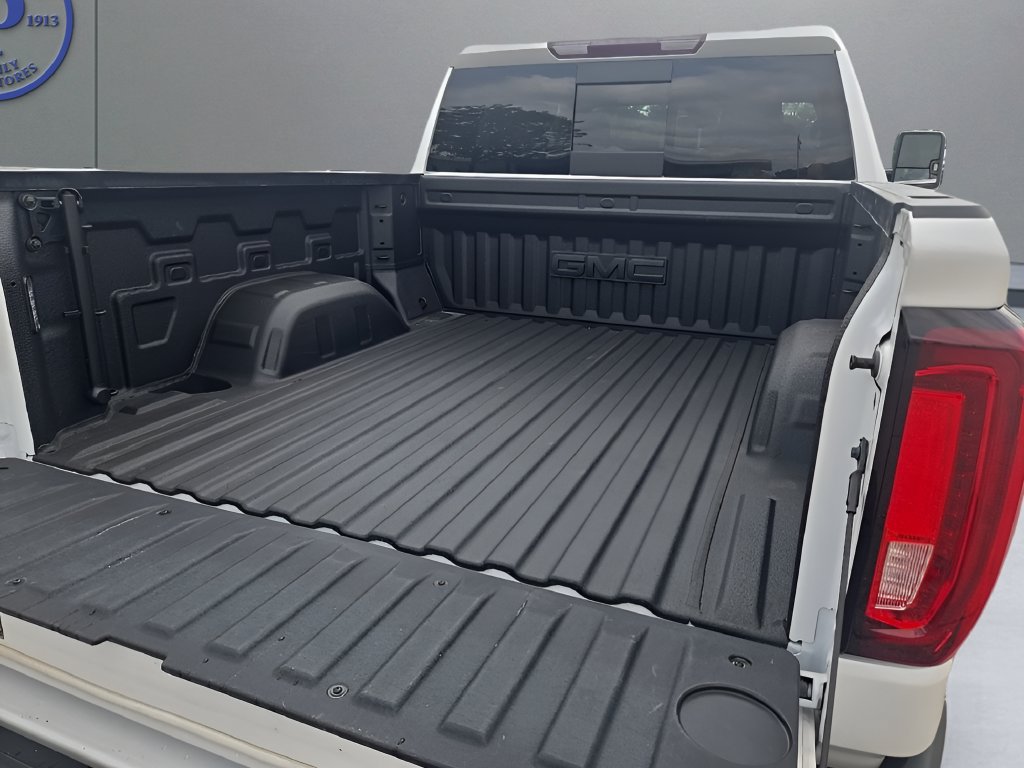 Used 2024 GMC Sierra 1500 SLT w/ SLT Premium Plus Package AWD/4WD image 10