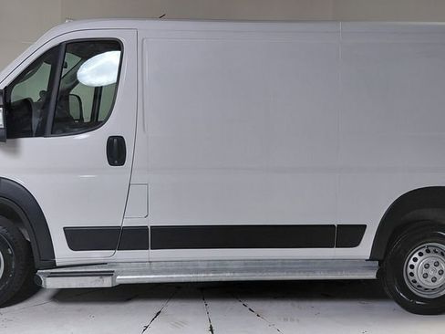 Used 2025 RAM ProMaster 2500 w/ U-Haul Equipment Group FWD image 8