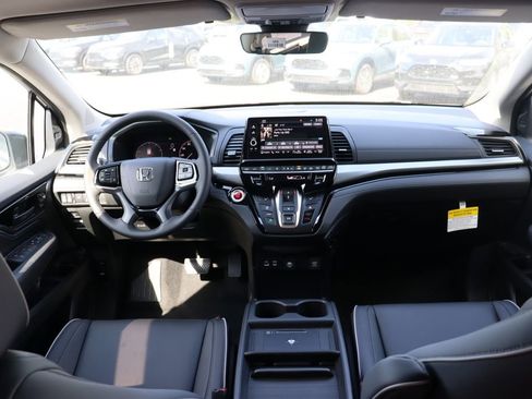 Used 2026 Honda Odyssey Touring image 19