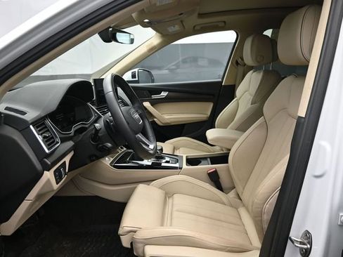 Used 2023 Audi Q5 2.0T Premium Plus w/ Premium Plus Package AWD/4WD image 11
