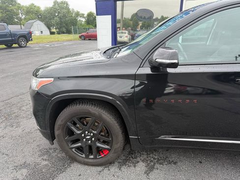 Used 2019 Chevrolet Traverse Premier w/ Redline Edition AWD/4WD image 3