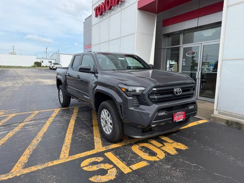 New 2026 Toyota Tacoma SR5 AWD/4WD image 5