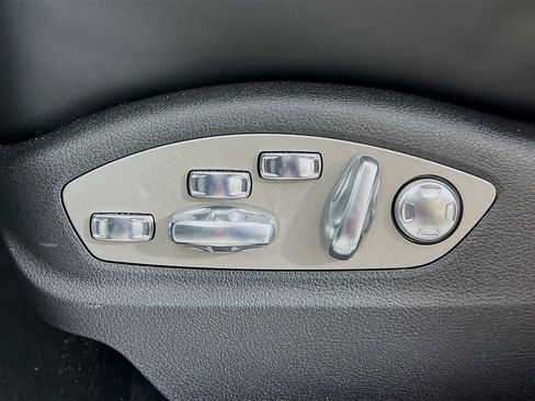 New 2026 Porsche Macan S image 22