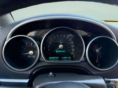 Used 2004 Chevrolet SSR w/ Preferred Equipment Group image 27