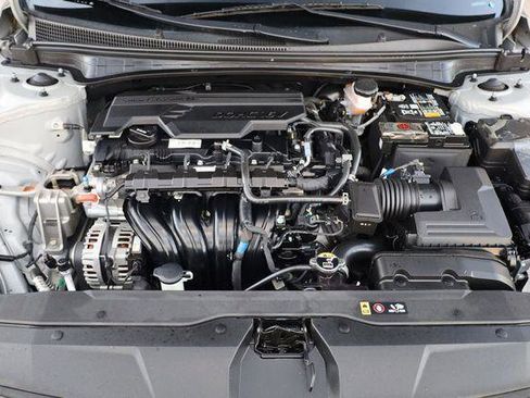 Used 2023 Hyundai Elantra Limited FWD image 11