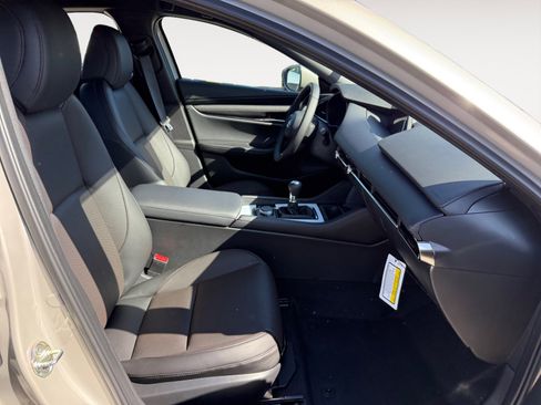 New 2026 MAZDA MAZDA3 2.5 S Hatchback w/ Premium Pkg FWD image 19