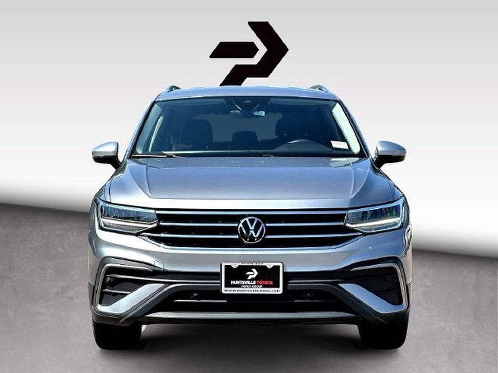 Used 2024 Volkswagen Tiguan SE AWD/4WD image 3