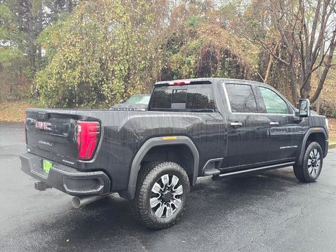 New 2026 GMC Sierra 2500 Denali w/ Denali Reserve Package image 3