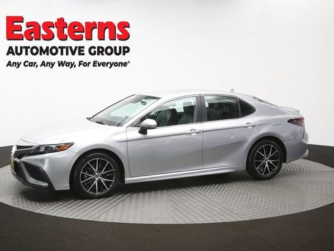 Used 2021 Toyota Camry SE w/ Carpet Mat Package (TMS) FWD image 57