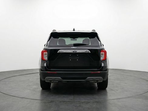 Used 2024 Ford Explorer XLT w/ Equipment Group 202A image 7