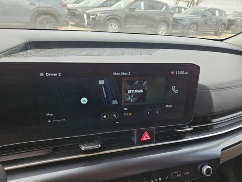 Used 2025 Kia Carnival image 21