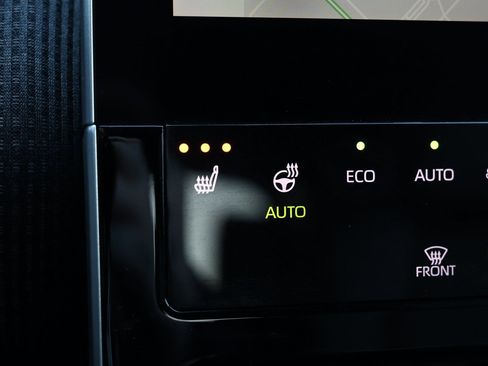 Used 2024 Toyota bZ4X XLE w/ Weather Package image 5