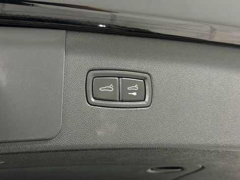 Certified 2023 Porsche Cayenne AWD/4WD image 64