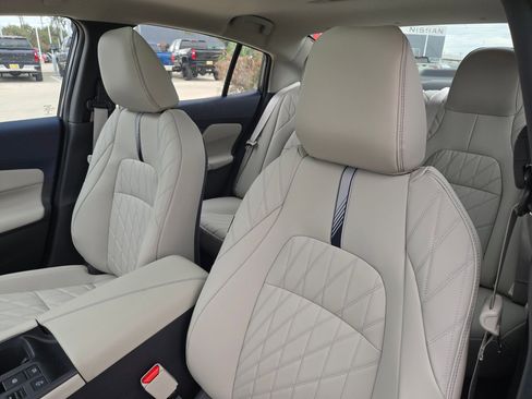 New 2026 Nissan Sentra SL w/ Floor Mat Package FWD image 9