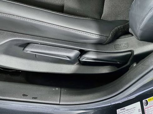 Used 2025 Honda Civic Sport image 13