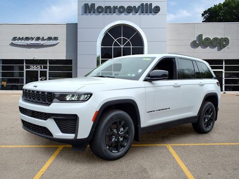 New 2026 Jeep Grand Cherokee Altitude AWD/4WD image 1