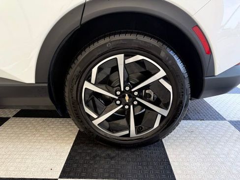 New 2026 Chevrolet Equinox EV LT image 11