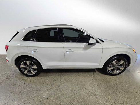 Used 2023 Audi Q5 2.0T Premium Plus w/ Premium Plus Package image 2