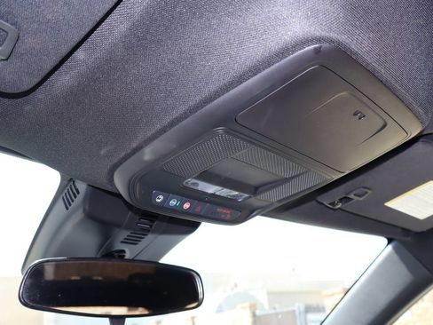 Used 2026 Chevrolet Traverse LT FWD image 29
