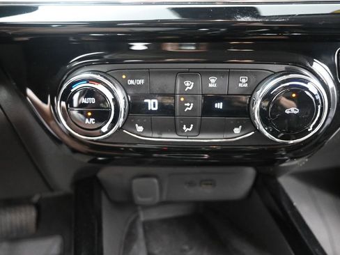 Used 2024 Chevrolet Trax ACTIV w/ Sunroof Package FWD image 29