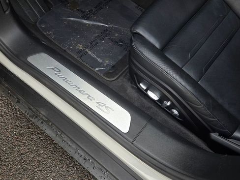 Used 2021 Porsche Panamera 4S AWD/4WD image 17