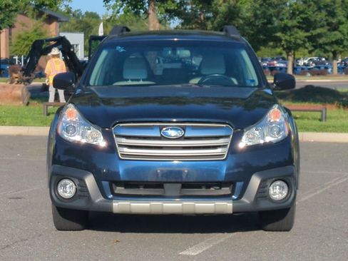 Used 2014 Subaru Outback 3.6R Limited w/ Moonroof Package AWD/4WD image 2