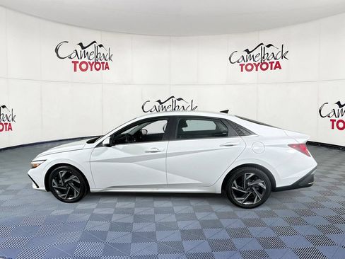 Used 2025 Hyundai Elantra SEL FWD image 5