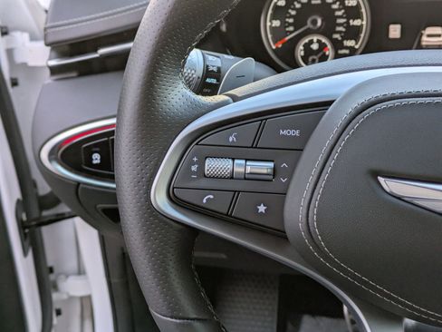 Used 2025 Genesis GV70 3.5T Sport w/ Sport Advanced Package image 17