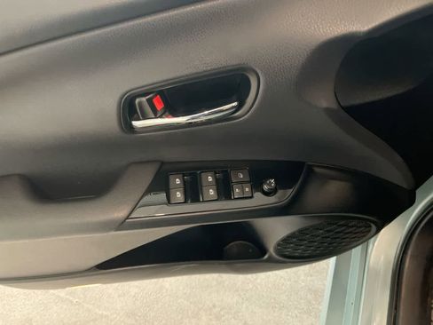 Used 2016 Toyota Prius Four w/ Advanced Technology Package FWD image 13