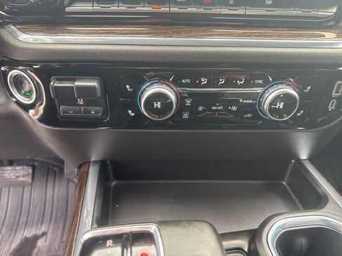 Used 2025 GMC Sierra 1500 Elevation w/ Preferred Package image 18