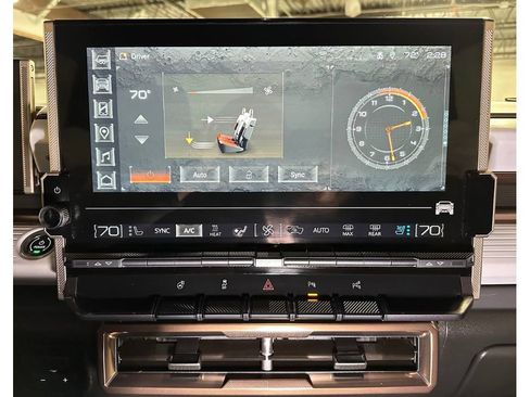 Used 2025 GMC Hummer EV 2X w/ LPO, Dark Essentials Package AWD/4WD image 29