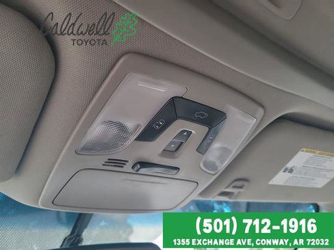 Used 2017 Toyota Sienna XLE Premium FWD image 21