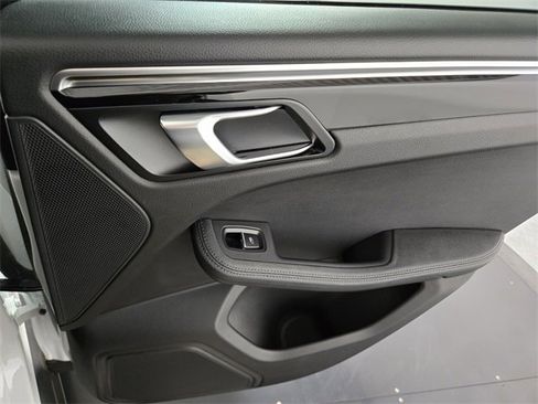 Used 2021 Porsche Macan image 22