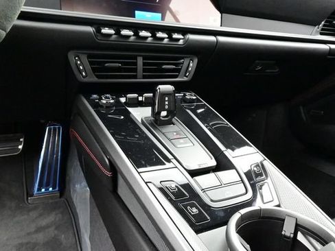 Certified 2025 Porsche 911 Carrera RWD image 11