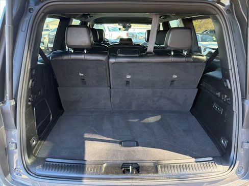 Used 2023 Jeep Wagoneer Series III w/ Preferred Equipment Group RWD image 27