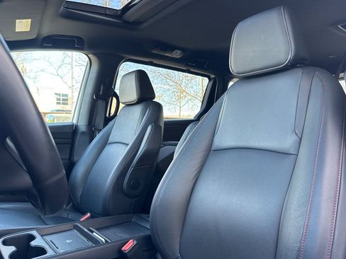 Used 2025 Honda Odyssey Sport-L image 22