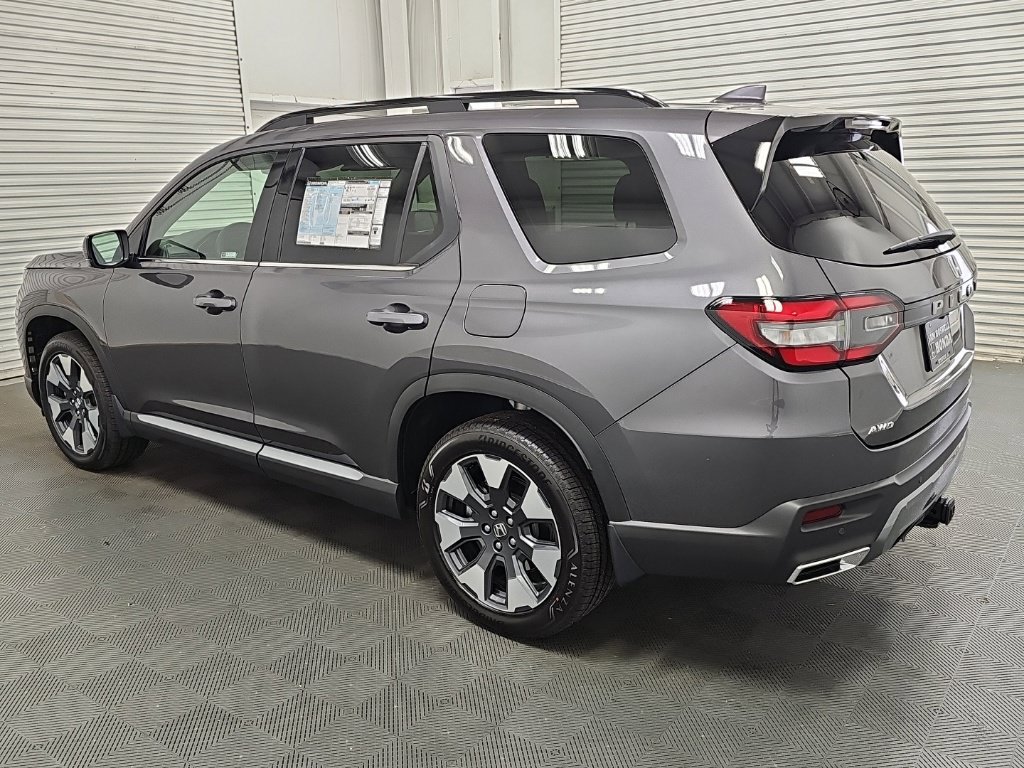 New 2026 Honda Pilot Touring image 5